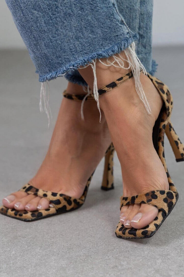 Giulia™ | Σανδάλια με ψηλό τακούνι και σχέδιο animal print