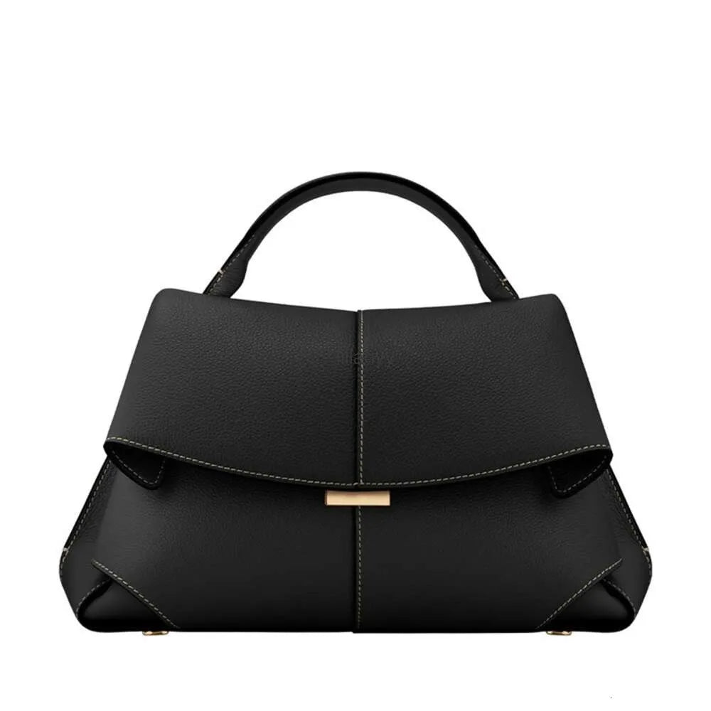 Noora™ Aria Collection